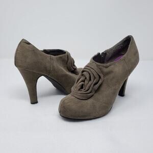 Madden Girl Grey Rhiana Ankle Heeled Floral/Flower Booties, 7.5
